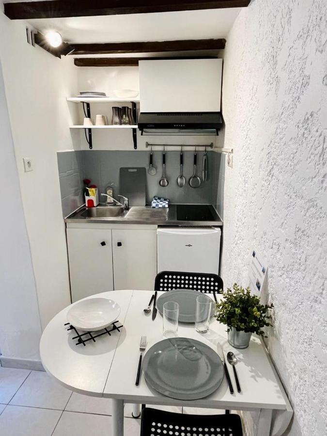 Studio En Duplex La Roquebrussanne Bagian luar foto
