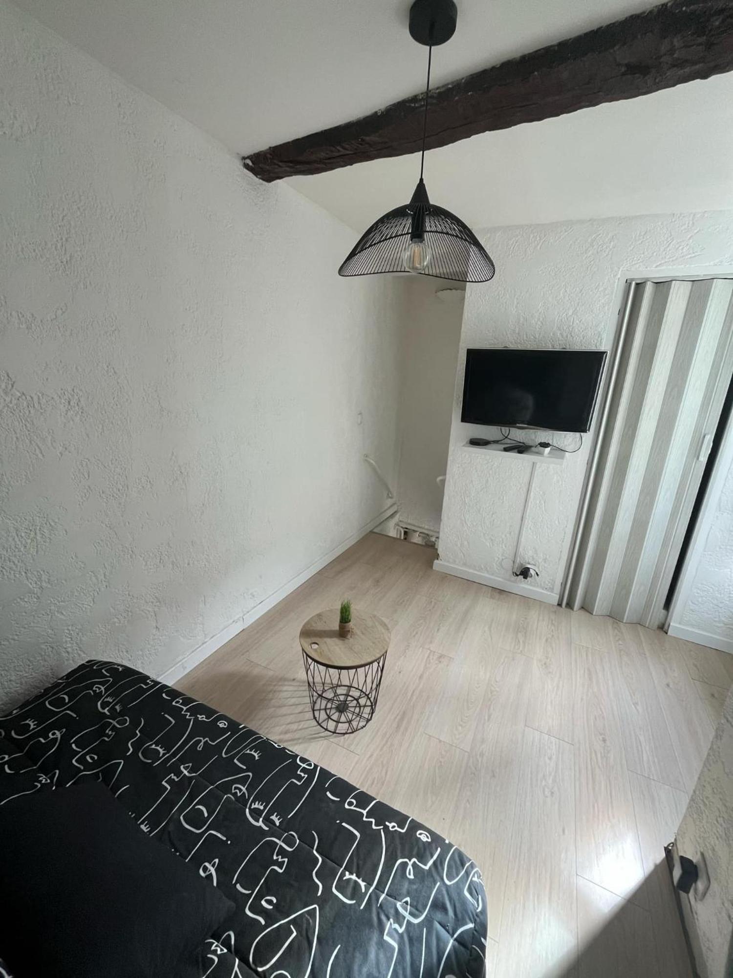 Studio En Duplex La Roquebrussanne Bagian luar foto